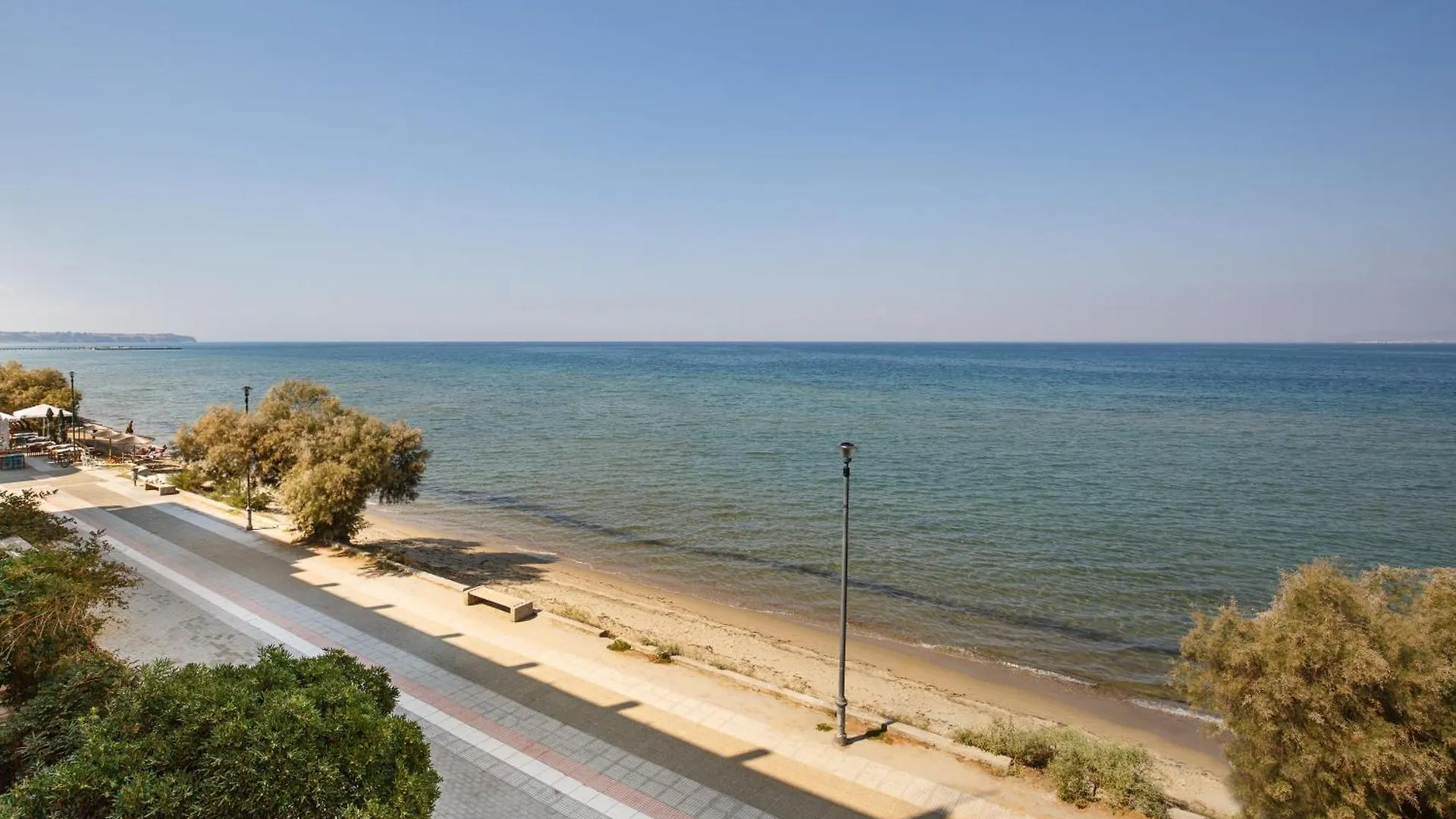 Metaxa Seafront Apartment Peraía